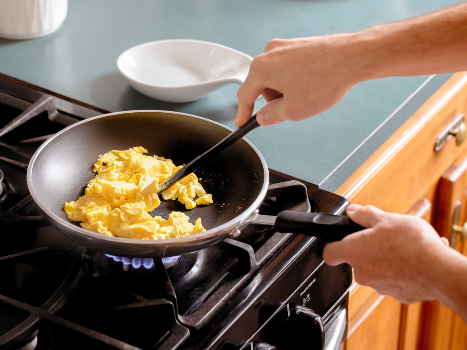 3 Best Cheap Nonstick Skillets The Kitchn